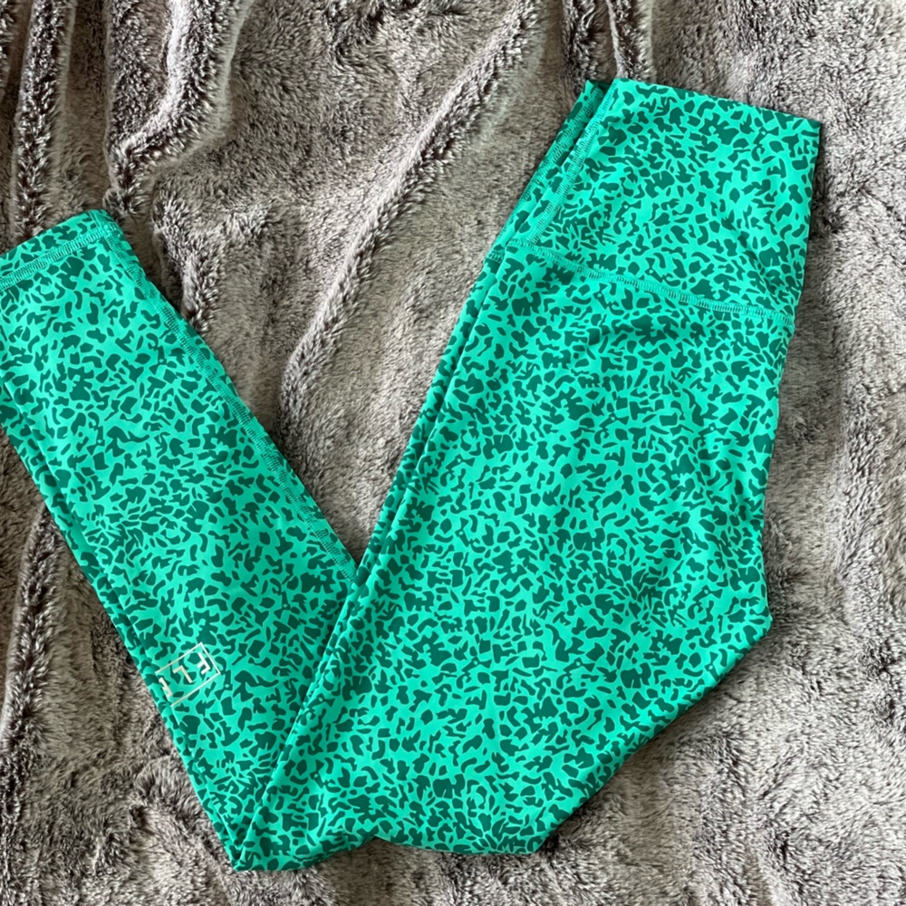 Like New Fleo leggings